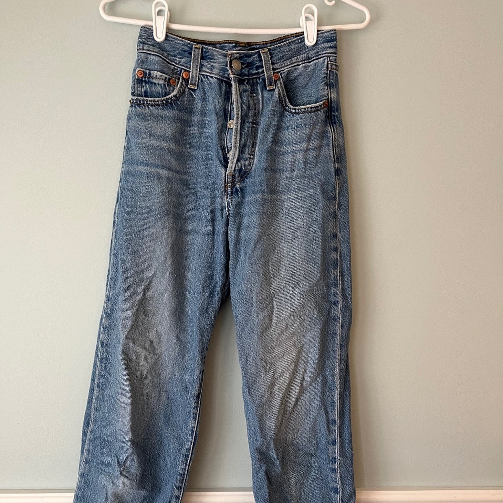 Levi's Ribcage Straight Ankle Jeans